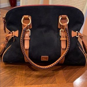 BEAUTIFUL barely used Dooney & Bourke Satchel